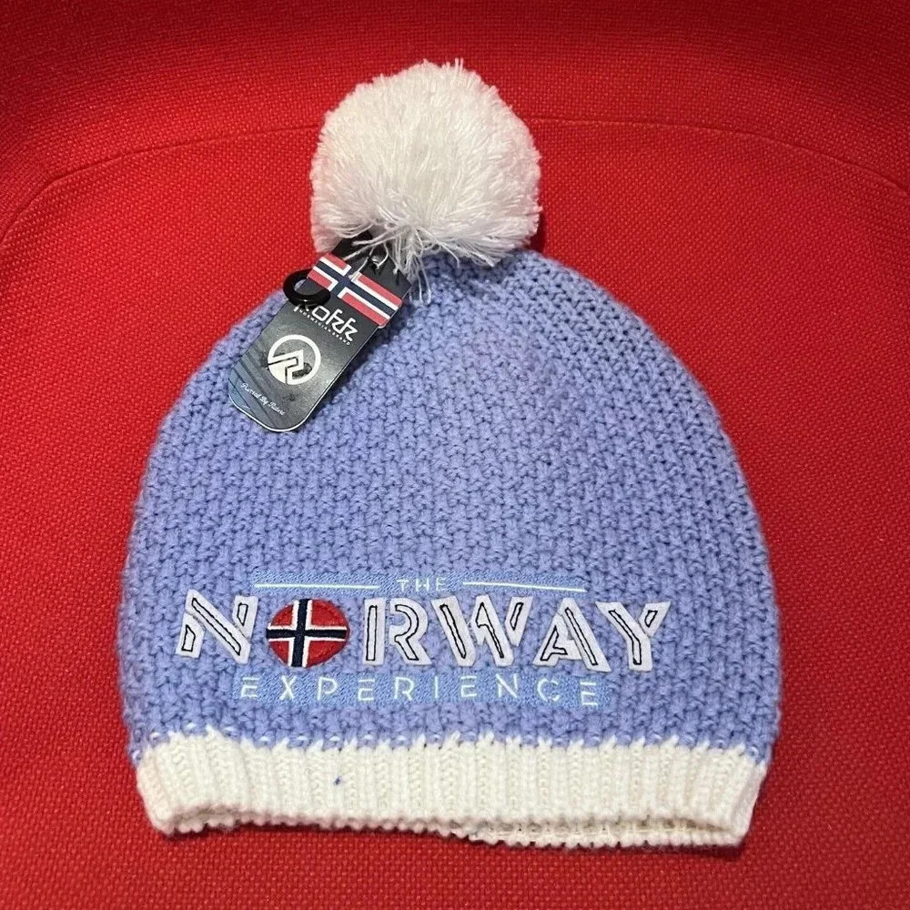 NWT The Norway Experience Unisex Knit Beanie Hat - Light Blue & White